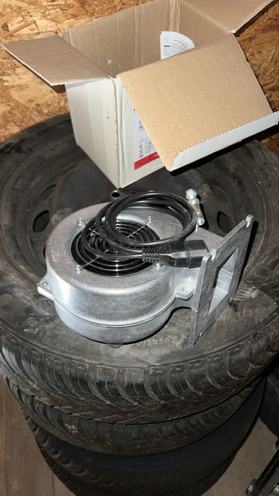 Salus PC16F + Ventilator Centr. Controller pentru pompa si ventilator