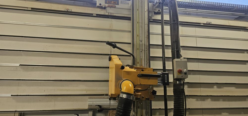 Fierastrau circular vertical