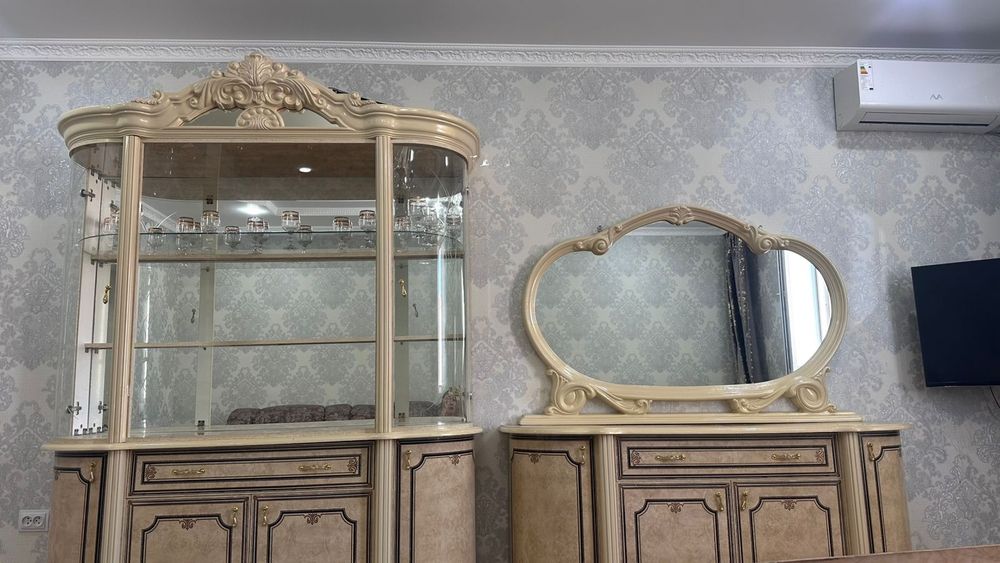 Продаю диван, стол и так далее