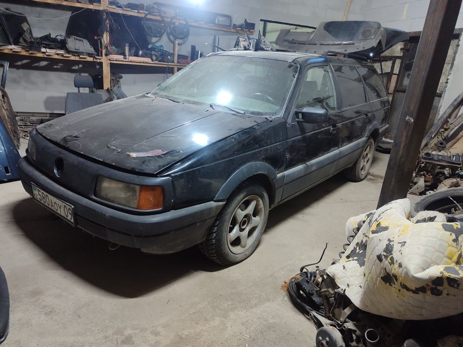 Запчасти на пассат Б3 универсал и седан