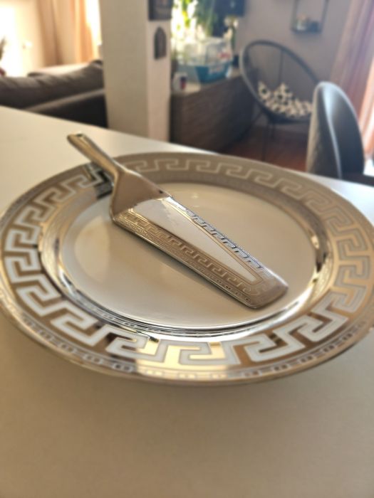 Чиния за торта с лопатка