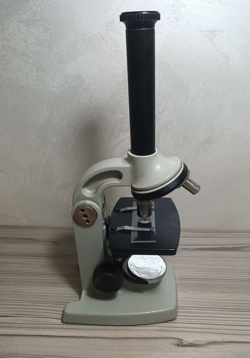 Микроскоп СССР УМ-301