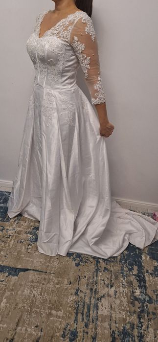 Rochie de mireasa  alba ca in imagine
