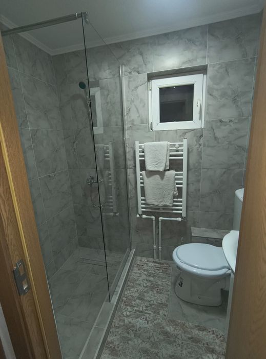 Închiriez garsoniera