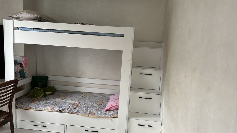 Срочно продам двухярусную кровать
