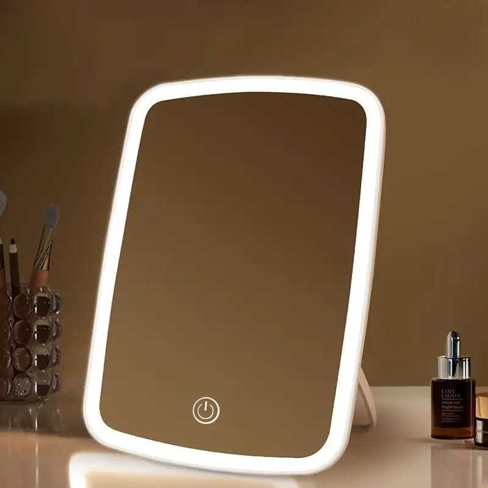 Oglinda de machiaj cu led