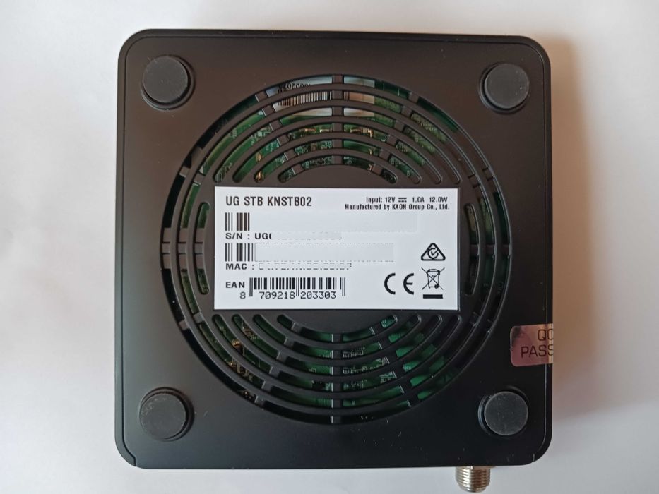 Продавам EON Tv Box модел KNSTB02 с безплатна телевизия