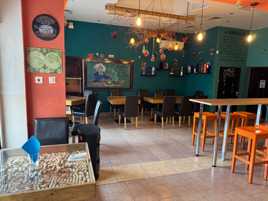 Отдавам парти зала под наем на ден!!! 300 лева през деня , 400 вечерта