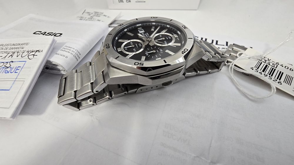 Часовник Casio Edifice EFV-640D-1AV