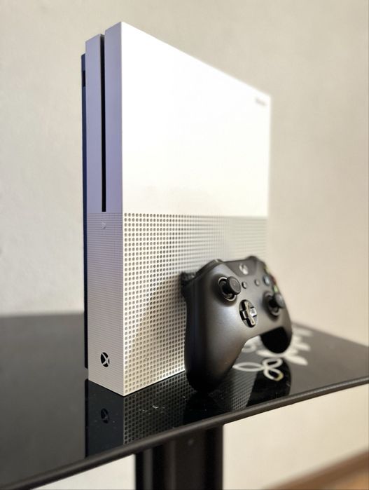 Xbox one s 1 TB С 8 играми