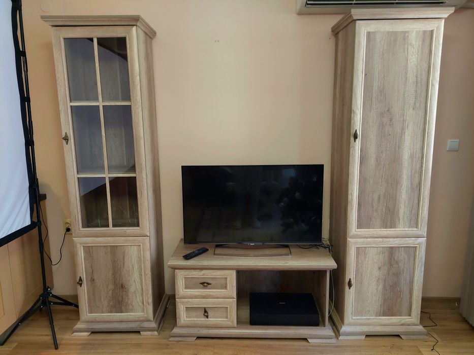 Холна секция с телевизор