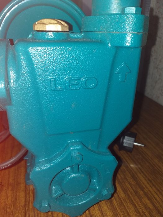 Продаю водопроводный насос помпа