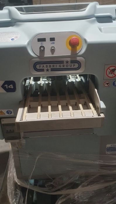 Masina de ambalat Elixa 14