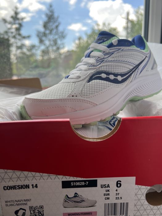 Продам кроссовки Soucony