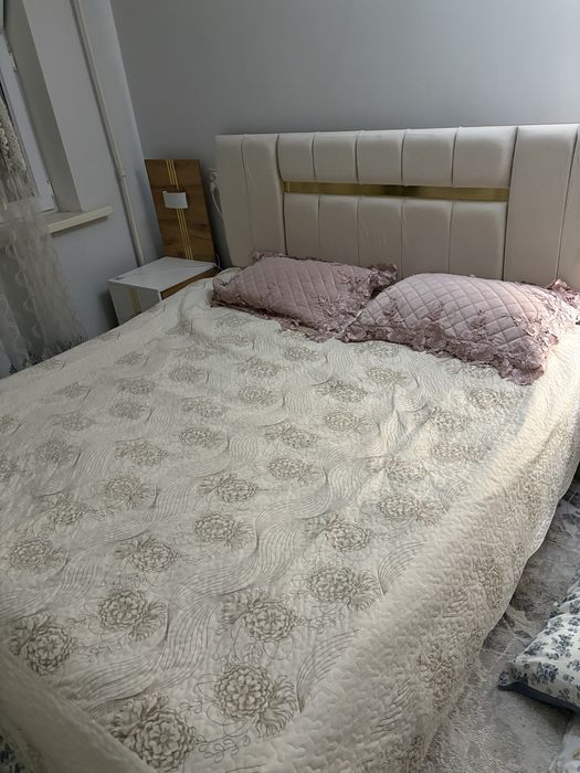 Крават не новый но чистый ……………….