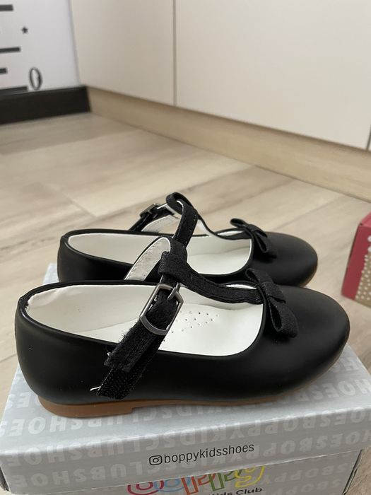 Черни официални обувки 
Номер 25
Състоян