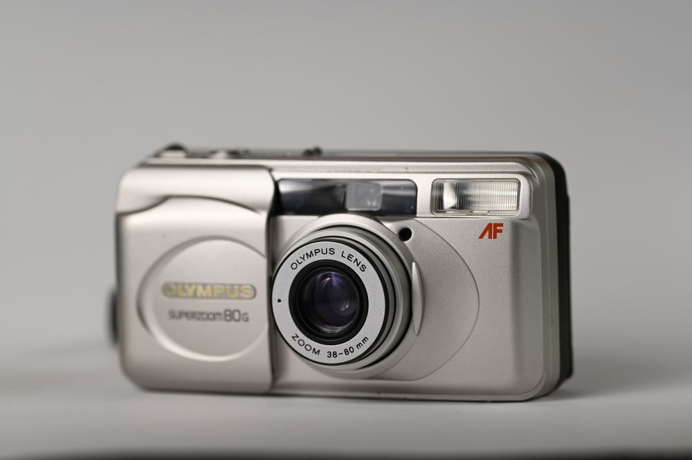 Лентов фотоапарат Olympus superzoom 80G
