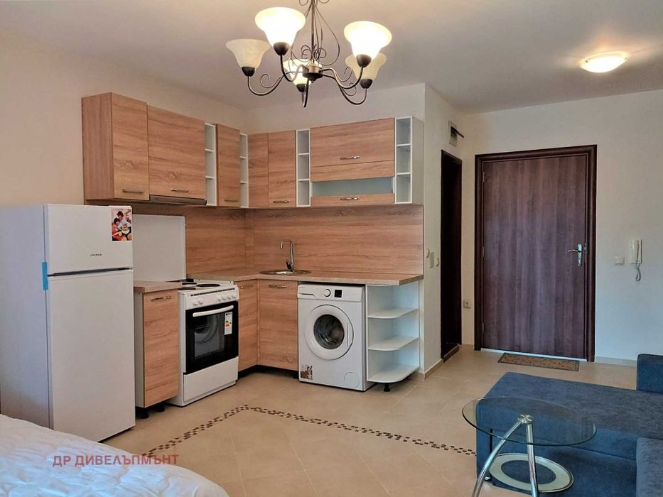 Студио с веранда на първа линия Шато дел Марина, А06