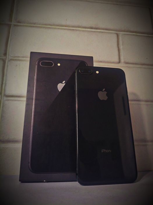 Продам iphone 8 plus 64gb