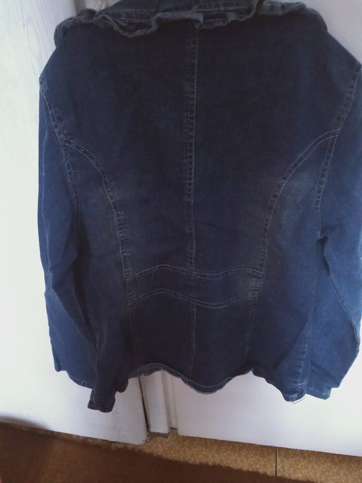 Джинсовый пиджак новый 5000,