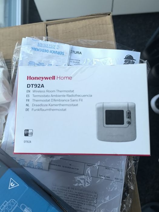 Vand termostat ambient fara fir DT92A Honeywell