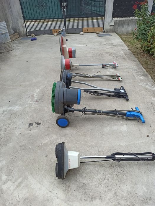 Vind monodiscuri  citește anunțul