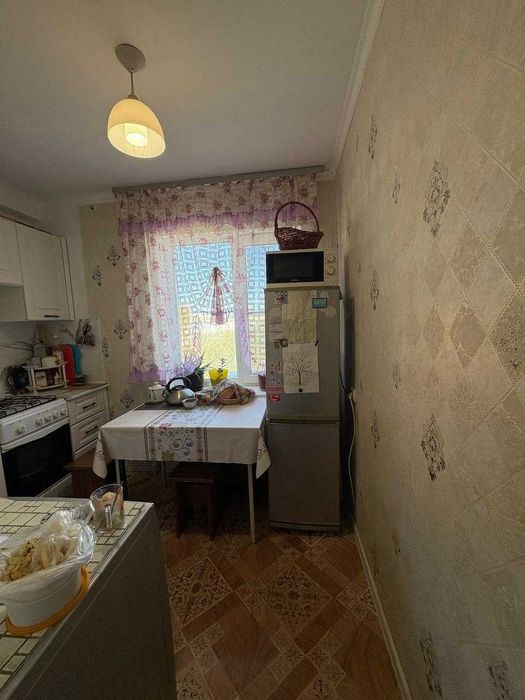 Продам 2 кв р-н 8  микрорайон