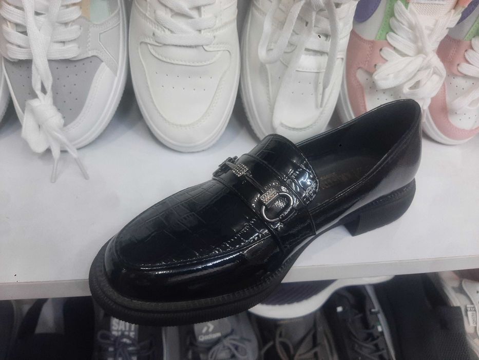 Распродажа женской обуви - туфли