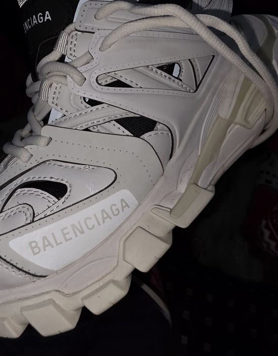 Balenciaga tarcks