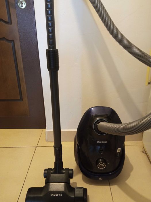 Vând aspirator Samsung + 3 saci