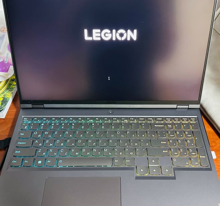Ноутбук Lenovo))