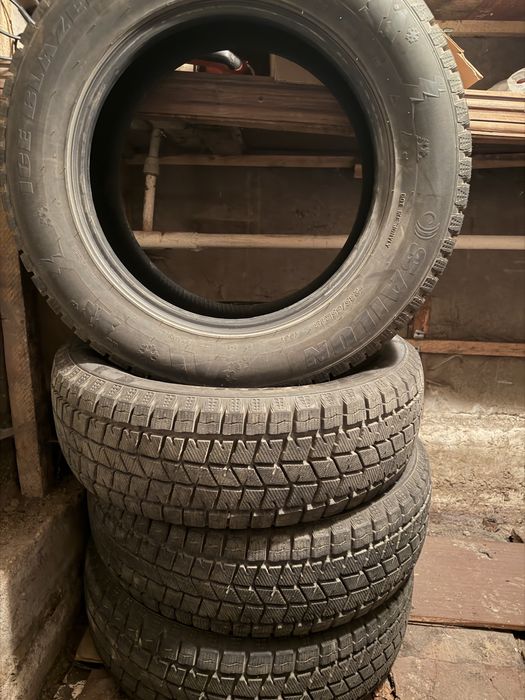 Срочно продам зимние резины на кроссовер