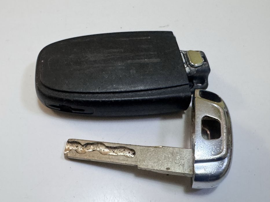 Оригинален ключ за Audi A4 A5
