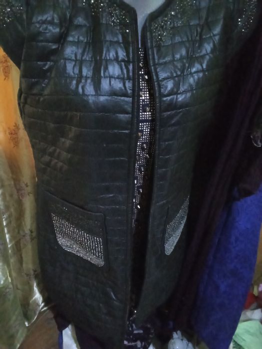 Безрукавка,жилетки женские 46 размер