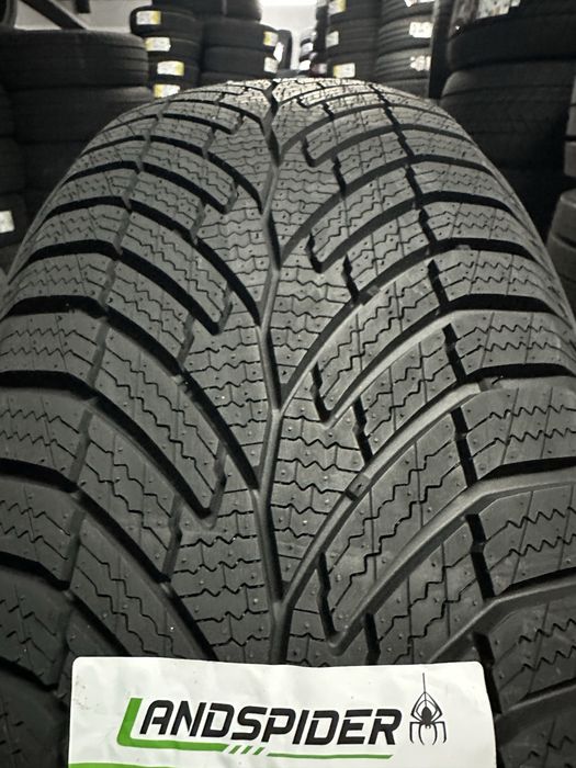Нови Зимни Гуми LANDSPIDER SNOWTRAXX H/P 245/65R17 111H XL 2456517