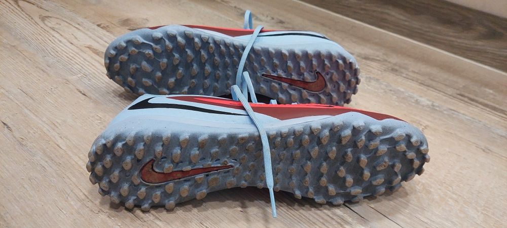 Футболни обувки Nike phantom