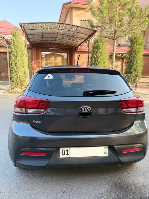 Продается Kia Rio 2018г (53,180 тыс пробег) Цвет Темно-Серый