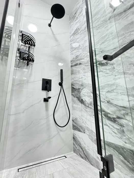 Сдаю срочно шикарную 3-х ком 4/9 Минор метро Алайский рынок (P2)