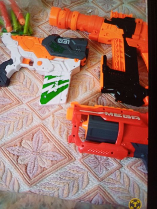 Продам детские бластеры оружие.