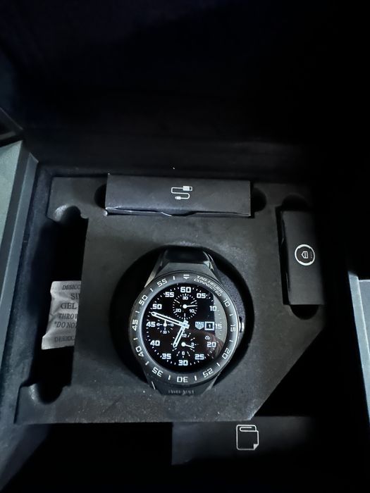 Часы TAG Heuer Connected Modular 45 (SBF8A8001)