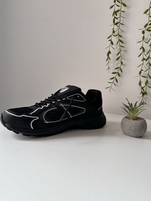 Dior b30 black and white