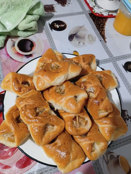 Свежая выпечка к чаю