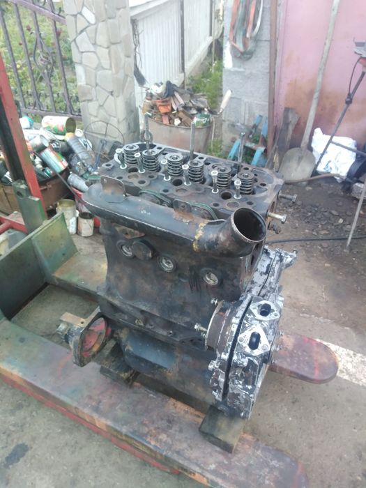 Motor tractor universal 483