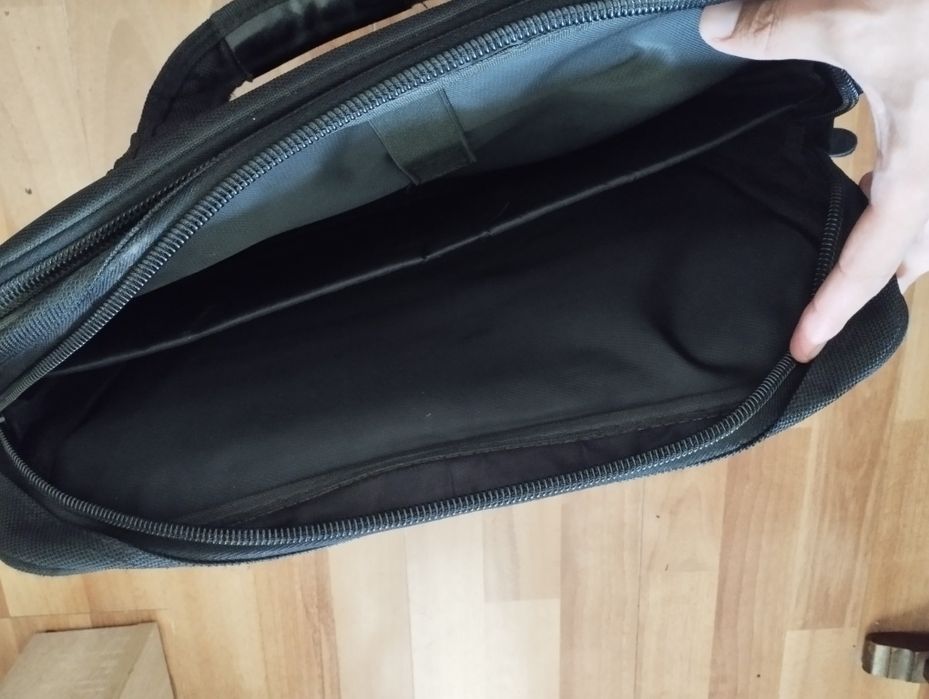 Чанта за лаптоп - 15 инча + Чанта през едно рамо