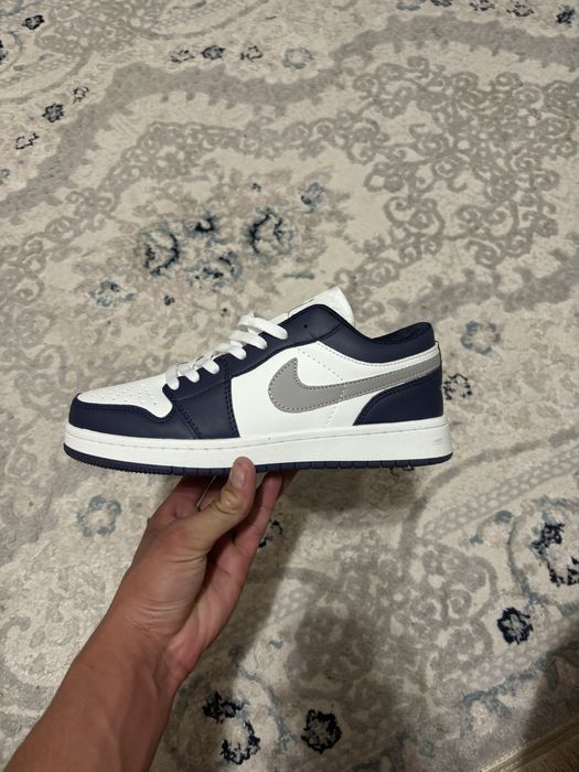 Продам  найк air jordan кроссовки.
