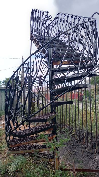 Лестница винтовая