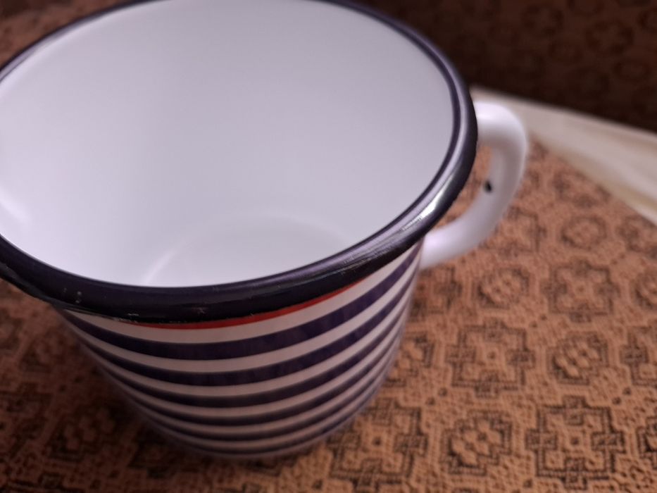 Кружка со сливом