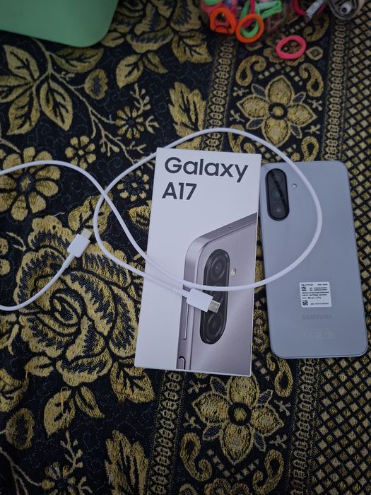 Телефон Samsung а 17