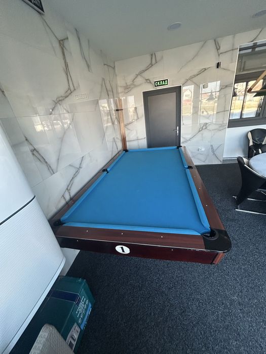 Билярдна маса с топки и щеки