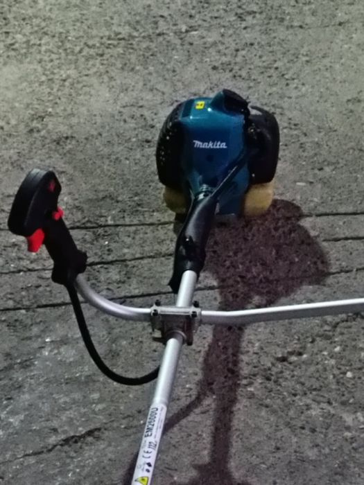 Cositoare Makita.. Piatra Neamț.